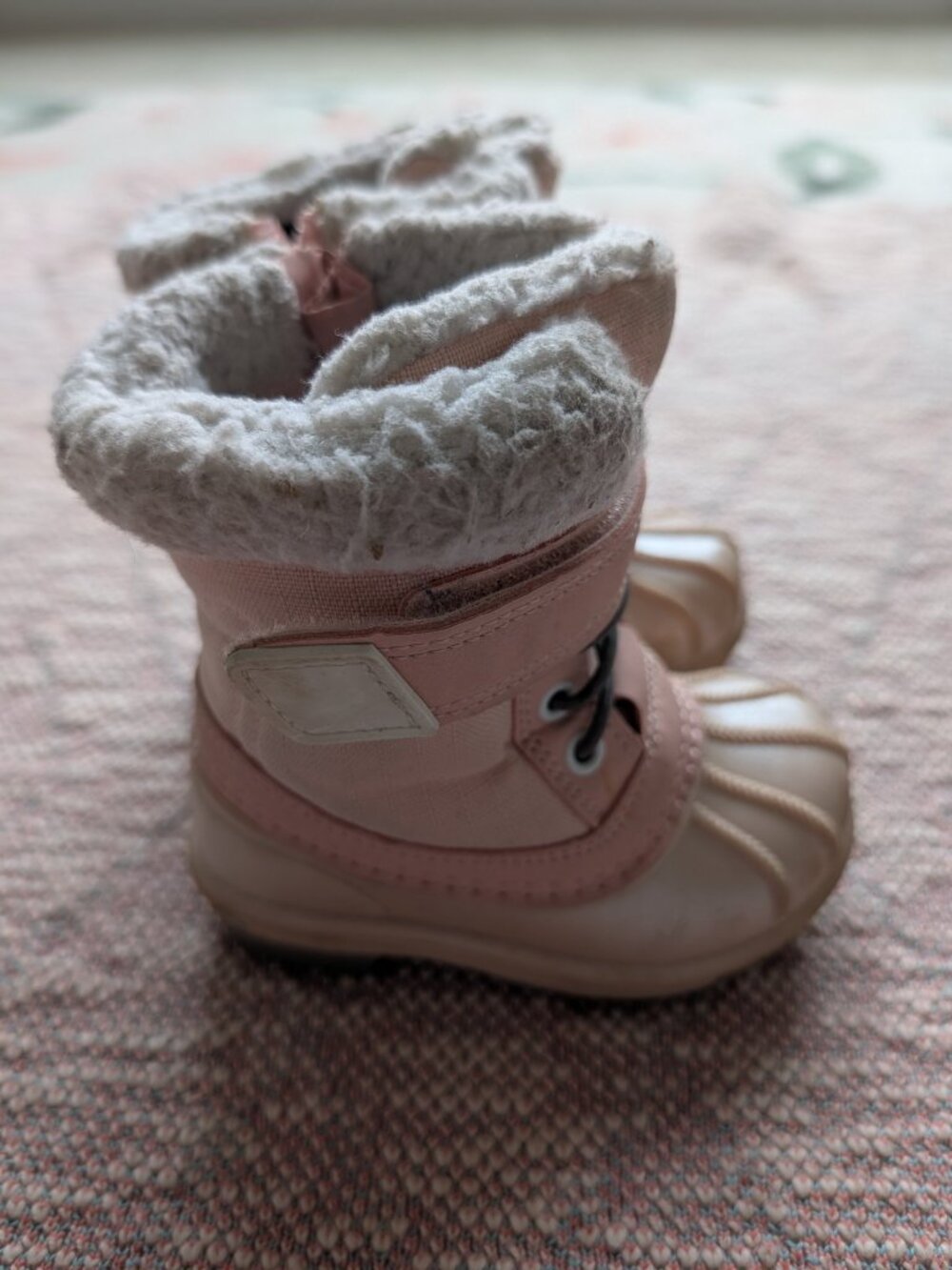 Cat & Jack Girls Snow boots size 5